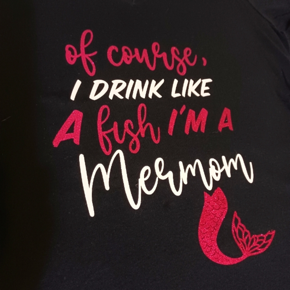"Of course I Drink Like a Fish".... T-shirt